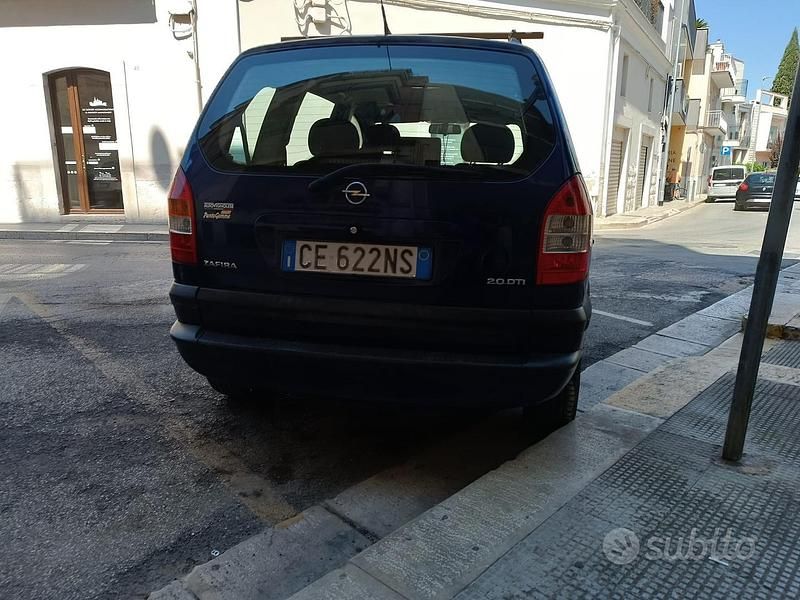 Usata Opel Zafira 101 CV (74 kW) 2003 Blu Monovolume