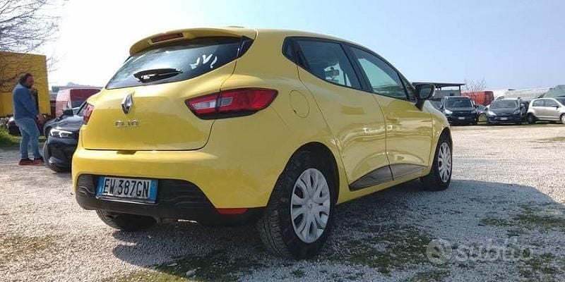 Usata Renault Clio IV 75 CV (55 kW) 2014 Giallo Berlina