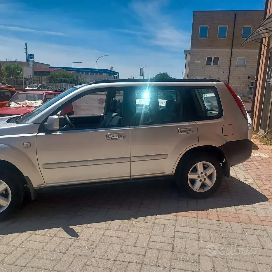 Usata Nissan X-Trail 136 CV (100 kW) 2004 Grigio SUV