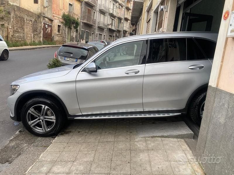 Usata Mercedes GLC250 Exclusive 203 CV (149 kW) 2017 Grigio SUV