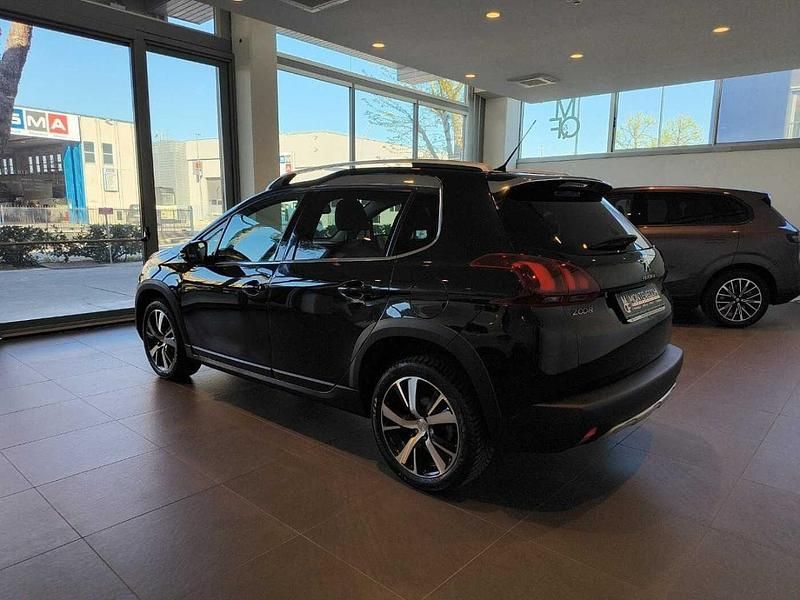 Używany Peugeot 2008 Allure 120 KM (88 kW) 2019 Czarny SUV