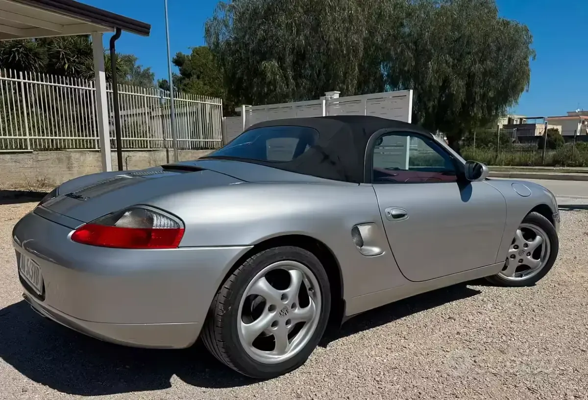 Usata Porsche 986 Boxster 204 CV (150 kW) 1997 Grigio Cabrio