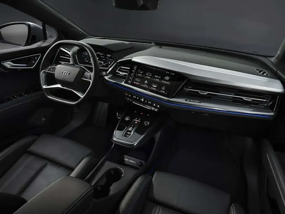 Nuova Audi e-tron S-Line 210 kW (286 CV) 2026 Grigio SUV