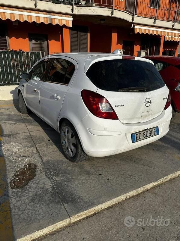 Usata 2010 Opel Corsa Due volumi | 2000 € (Ottimo prezzo) - Immagine 1/4