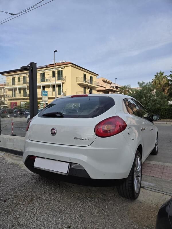 Usata Fiat Bravo Easy 104 CV (76 kW) 2013 Bianco Utilitaria