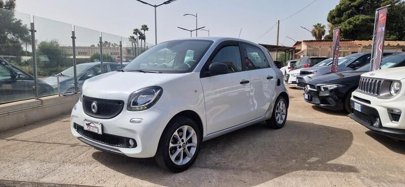 Bianco Usata 2017 Smart ForFour Passion Due volumi | 10.900 € (Buon prezzo) - Immagine 1/4