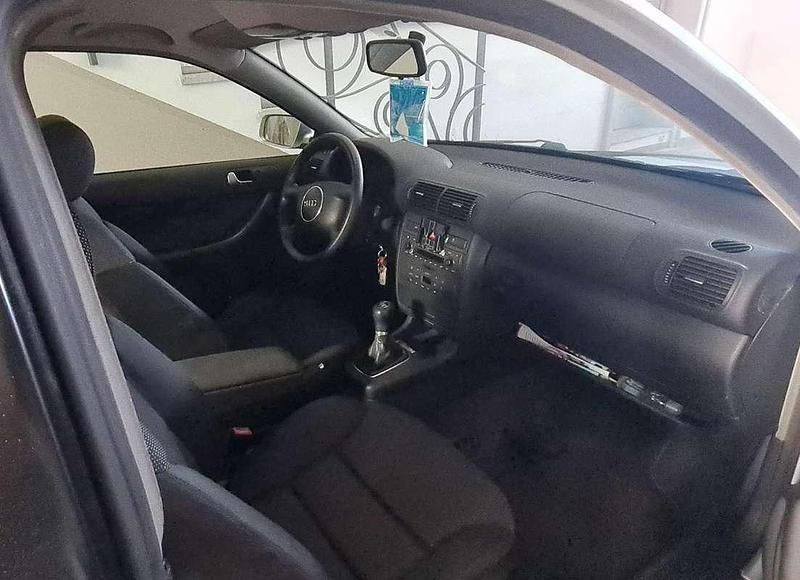 Usata Audi A3 Ambiente 131 CV (96 kW) 2003 Argento Utilitaria