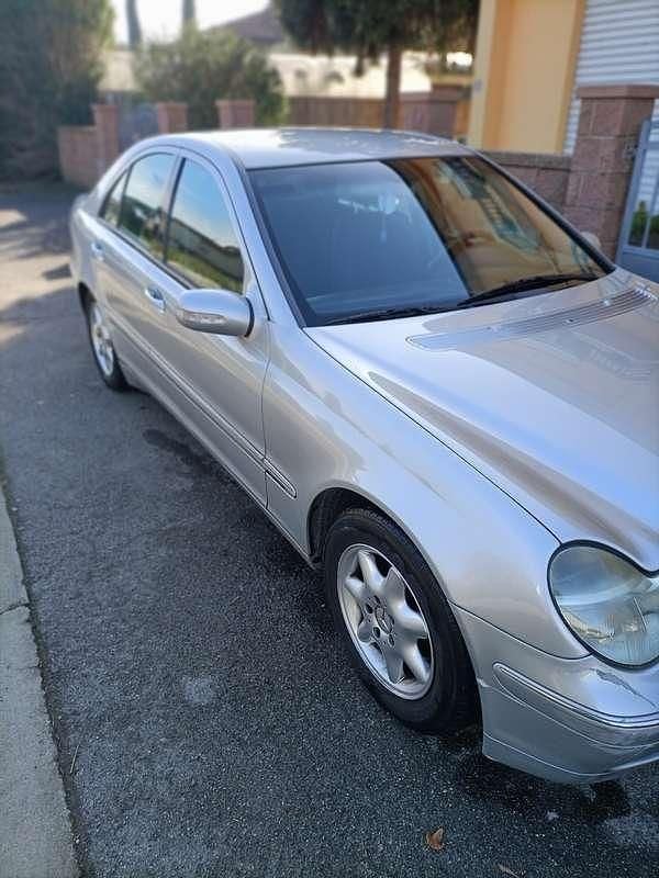 Begagnad Mercedes C180 Classic 129 HK (94 kW) 2001 Silver Sedan