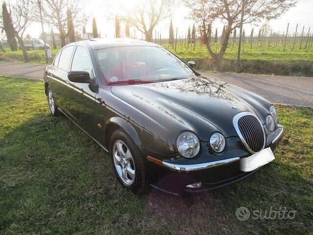 Usata Jaguar S-Type Executive 238 CV (175 kW) 2001 Verde Berlina