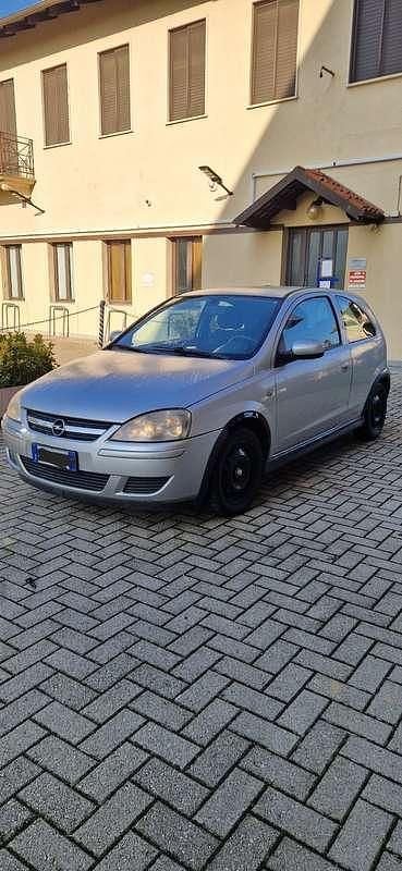 Usata 2006 Opel Corsa Sport Tre volumi | 800 € (Super prezzo) - Immagine 1/3