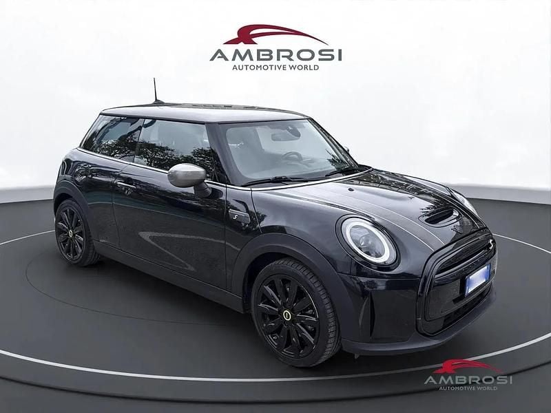 Usata Mini Cooper SE Essential 75 kW (102 CV) 2022 Nero Utilitaria