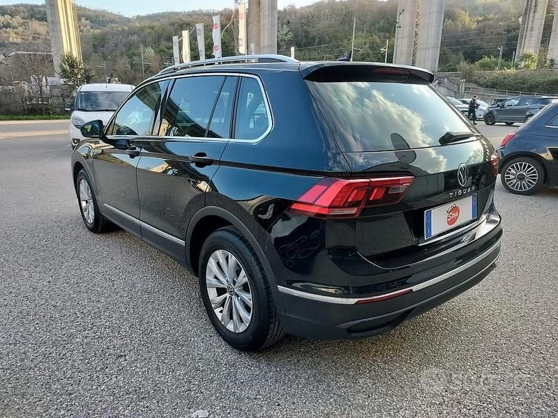 Usata VW Tiguan 150 CV (110 kW) 2023 Nero SUV