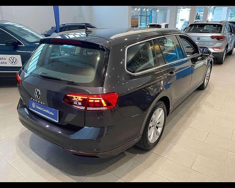 Usata VW Passat Business 150 CV (110 kW) 2023 Grigio Station wagon