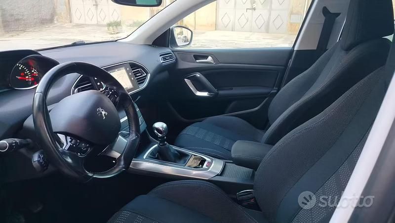 Usata Peugeot 308 GT-line 120 CV (88 kW) 2016 Grigio Berlina