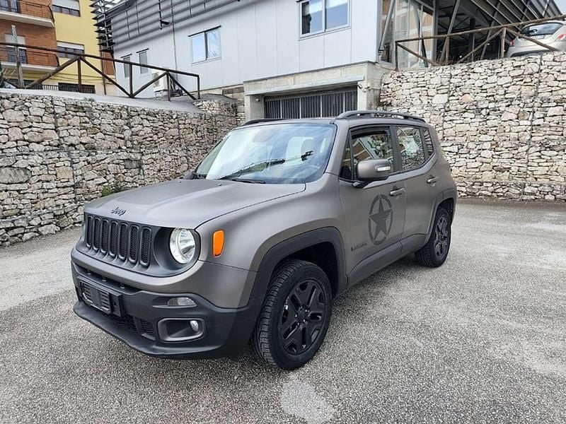 Usata Jeep Renegade Night Eagle 140 CV (102 kW) 2016 Grigio opaco SUV