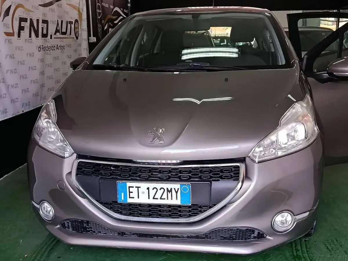 Usata Peugeot 208 Allure 82 CV (60 kW) 2013 Grigio Utilitaria