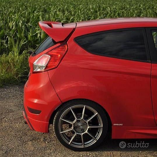 Usata Ford Fiesta ST 182 CV (133 kW) 2015 Rosso Utilitaria