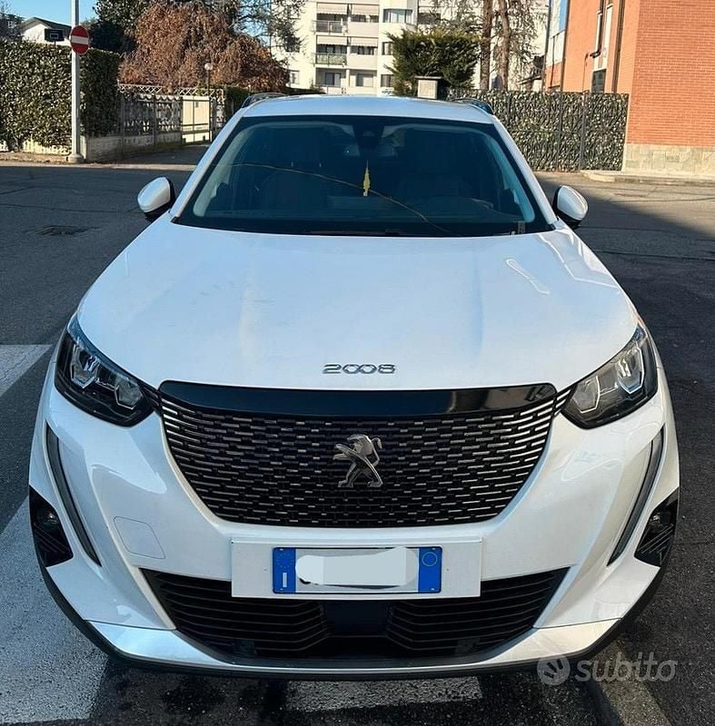 Usata Peugeot 2008 Allure 131 CV (96 kW) 2021 Bianco SUV