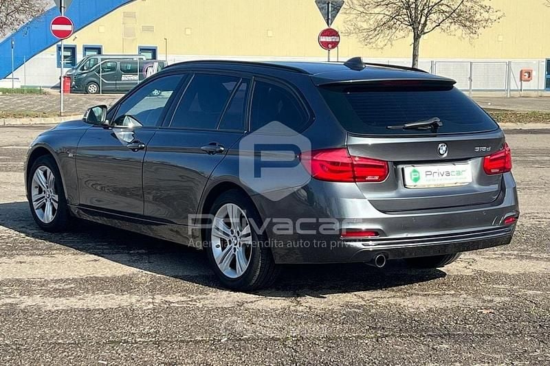 Usata BMW 318 Sport Line 150 CV (110 kW) 2018 Gray Berlina