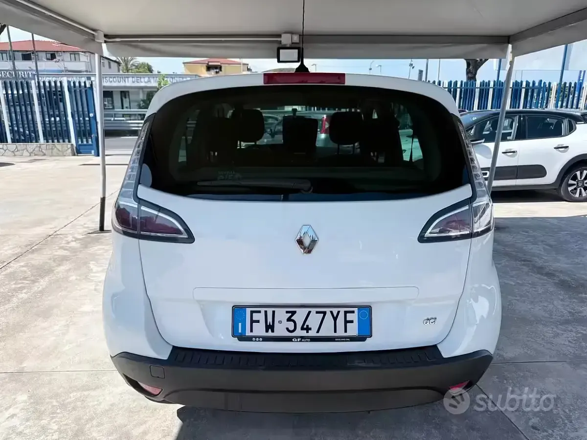Usata Renault Scénic III XMOD 110 CV (80 kW) 2013 Bianco Monovolume