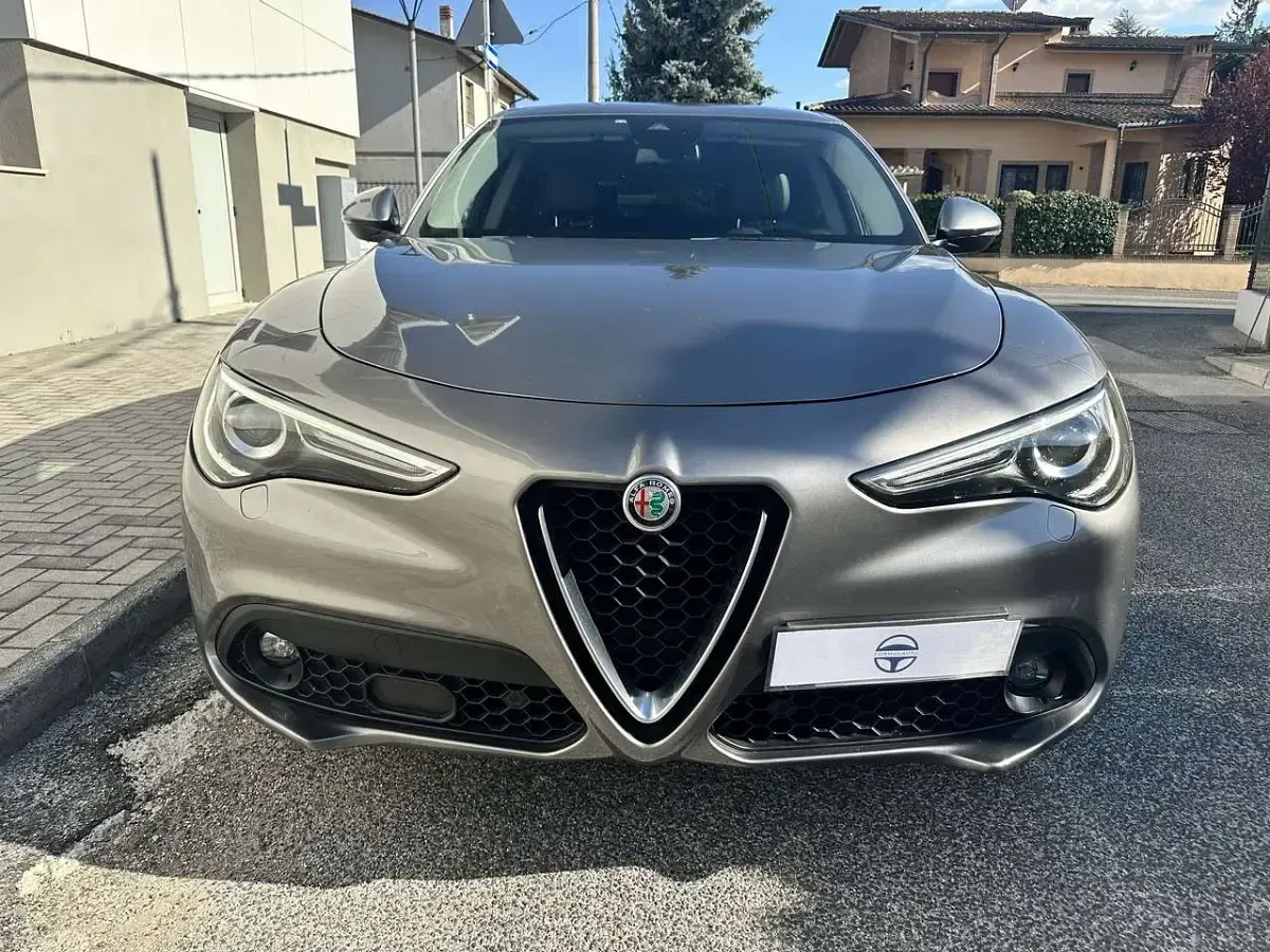 Usata Alfa Romeo Stelvio Executive 210 CV (154 kW) 2019 Grigio SUV
