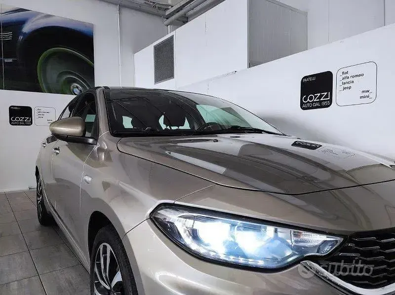 Usata Fiat Tipo 120 CV (88 kW) 2017 Giallo Berlina