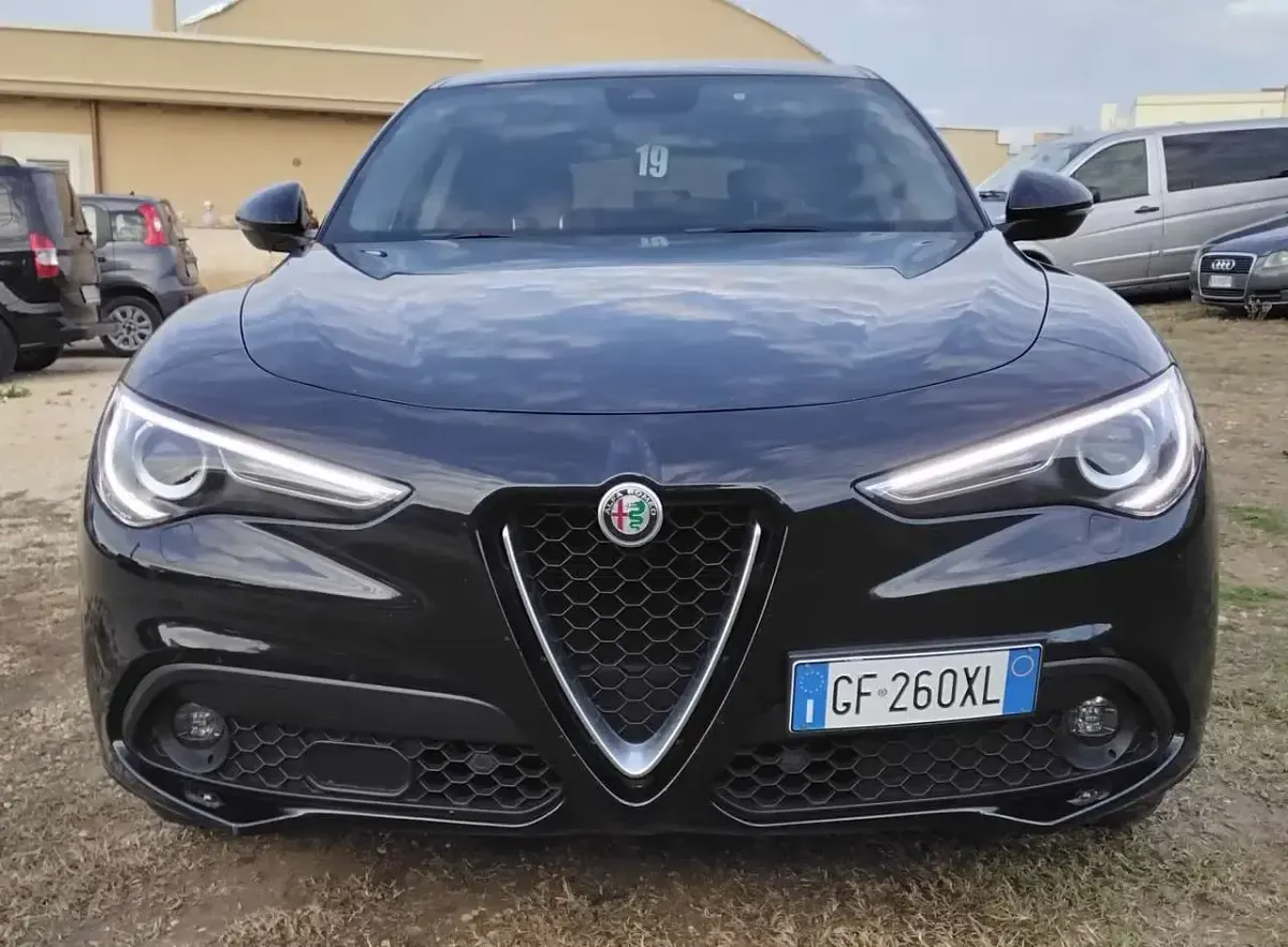 Usata Alfa Romeo Stelvio Business 190 CV (139 kW) 2021 Nero SUV