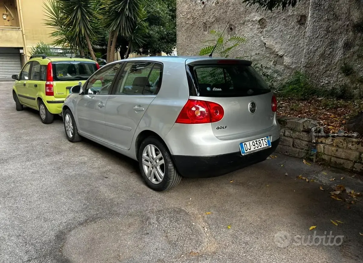 Usata VW Golf V 105 CV (77 kW) 2007 Berlina
