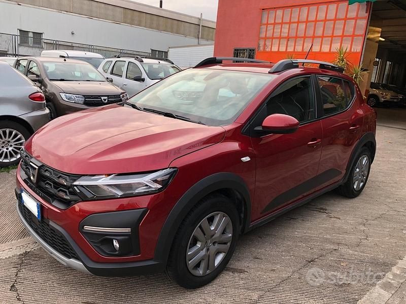 Usata Dacia Sandero Essentiel 101 CV (74 kW) 2022 Rosso Berlina