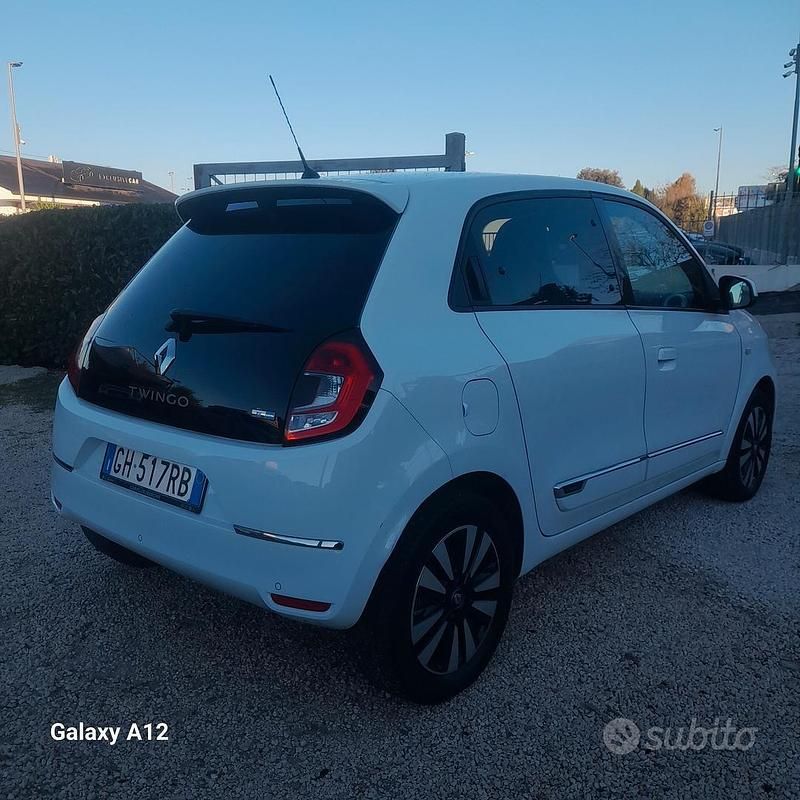 Usata Renault Twingo Techno 60 kW (82 CV) 2023 Bianco Utilitaria