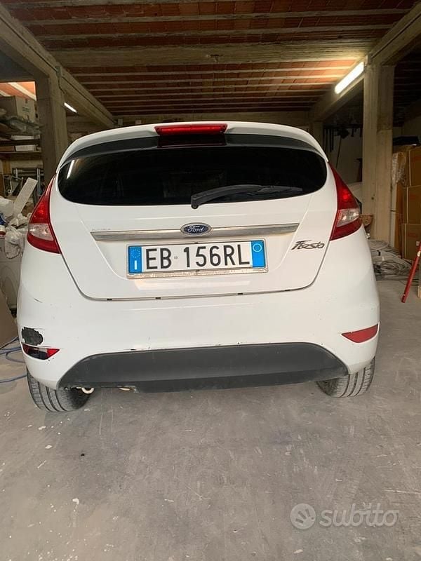 Second-hand Ford Fiesta 75 CP (55 kW) 2010 Alb Hatchback