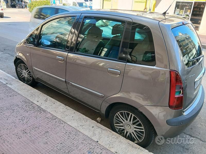 Usata Lancia Musa 90 CV (66 kW) 2007 Monovolume