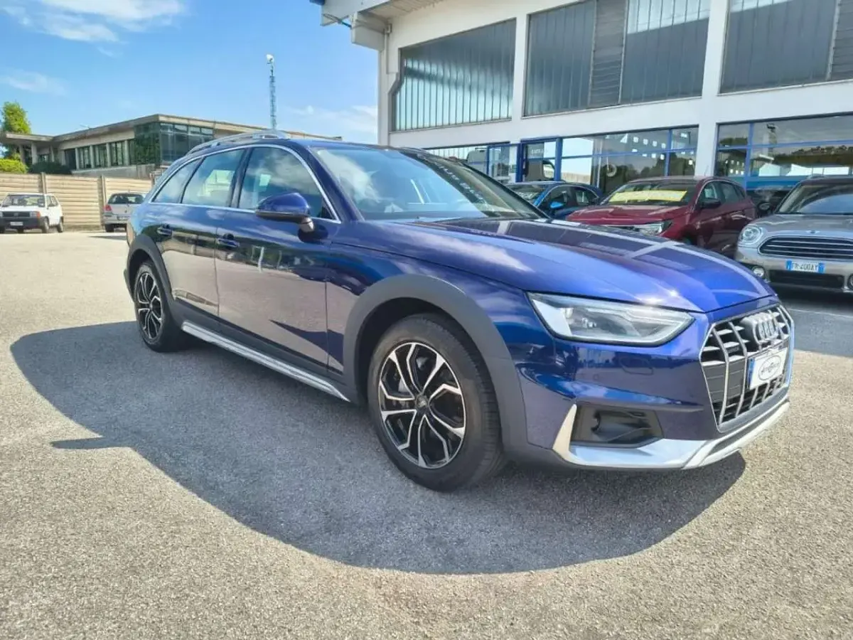 Usata Audi A4 Allroad Business 204 CV (150 kW) 2021 Blu Station wagon