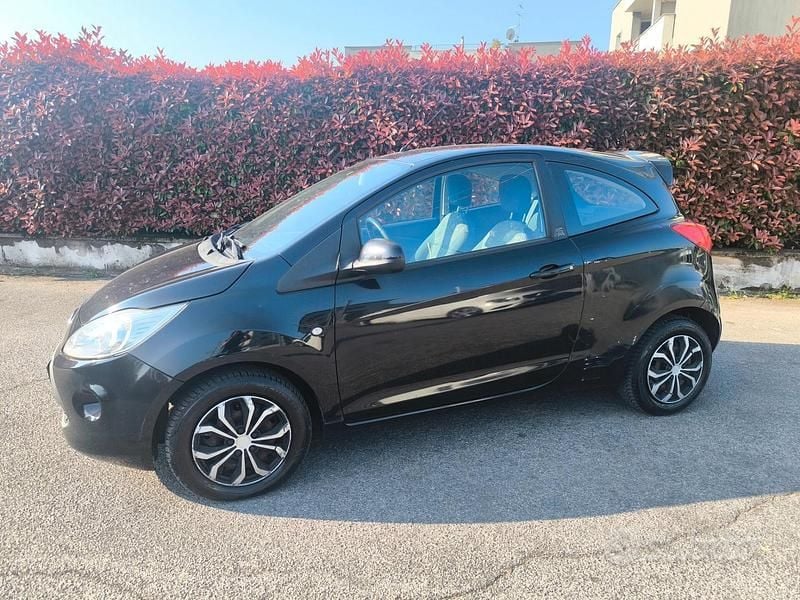 Usata Ford Ka 76 CV (55 kW) 2012 Nero Utilitaria