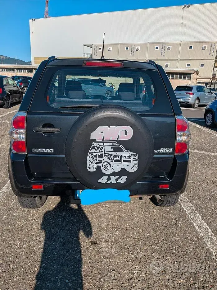 Usata Suzuki Grand Vitara 106 CV (77 kW) 2005 Nero SUV