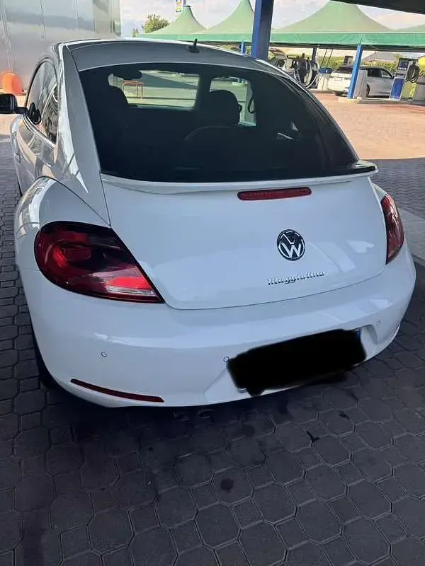 Usata VW Beetle 160 CV (117 kW) 2012 Bianco Utilitaria