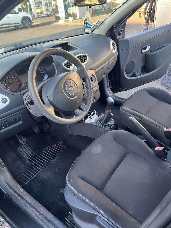 Usata Renault Clio III 75 CV (55 kW) 2012 Berlina