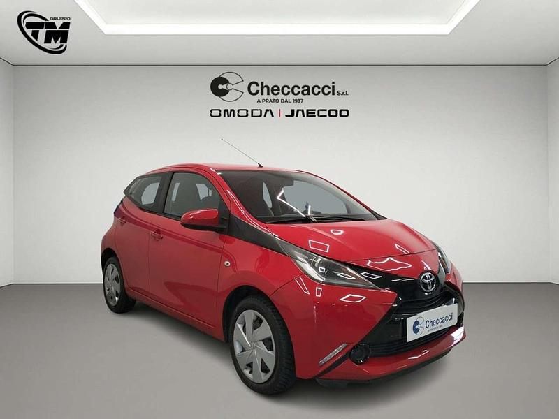 Usata Toyota Aygo X-clusiv 69 CV (50 kW) 2015 Rosso Utilitaria