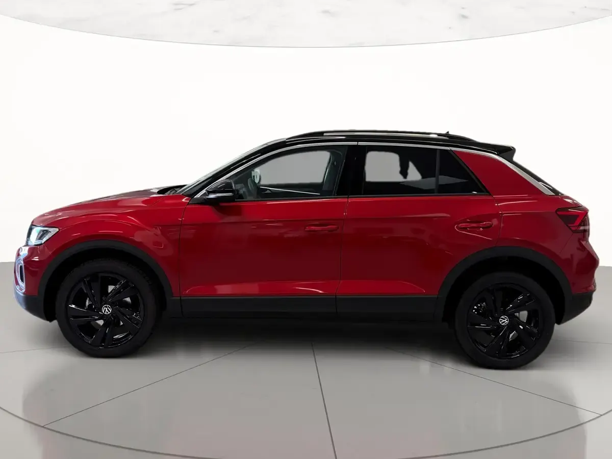 Usata VW T-Roc Life 116 CV (85 kW) 2025 Kings red metallizzato nero SUV