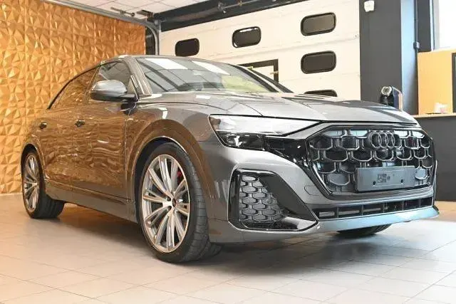 Nuova Audi Q8 S-line plus 285 CV (209 kW) 2026 Grigio SUV