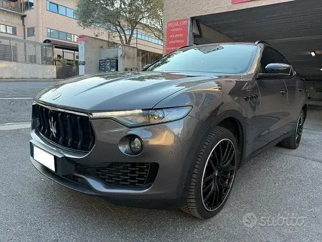 Usata Maserati Levante GranLusso 250 CV (183 kW) 2016 Grigio SUV