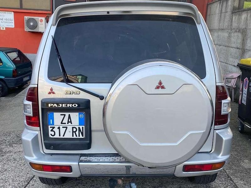 Usata Mitsubishi Pajero 160 CV (117 kW) 2002 Argento SUV