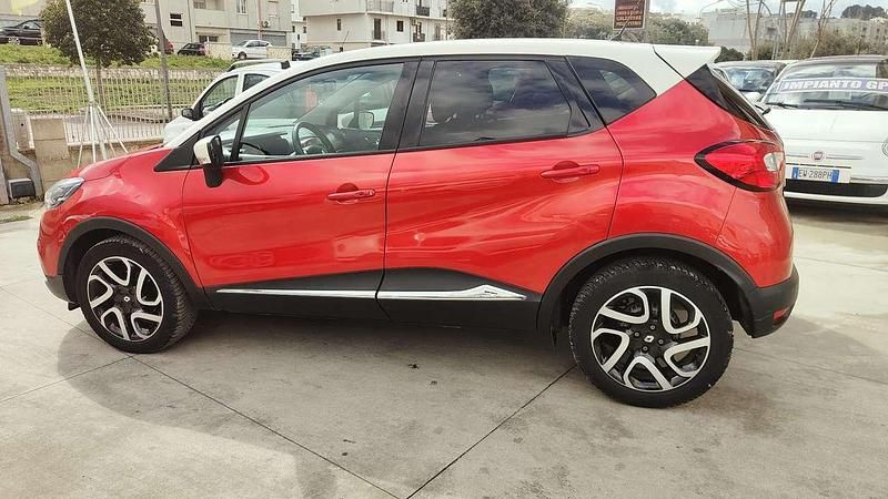Usata Renault Captur Iconic 110 CV (80 kW) 2016 Rosso SUV