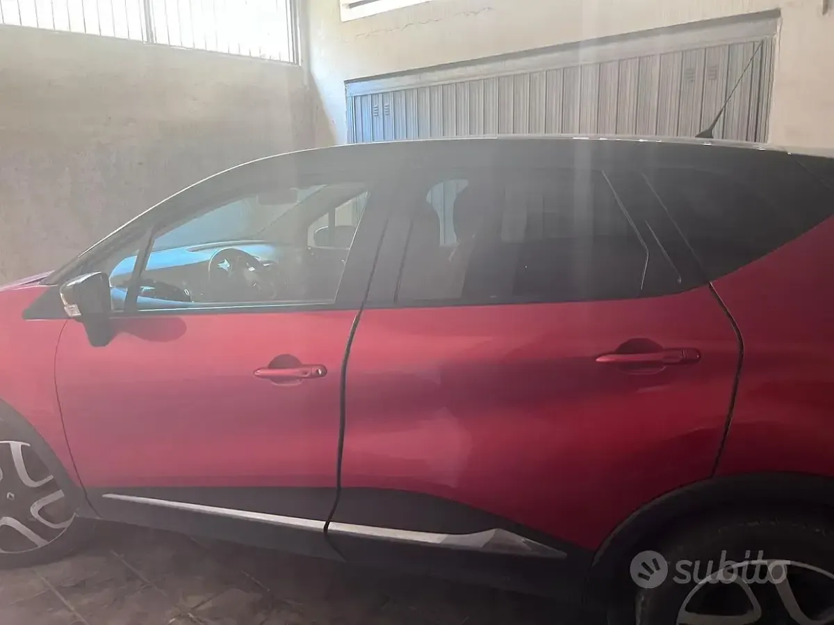 Usata Renault Captur 90 CV (66 kW) 2016 Rosso SUV