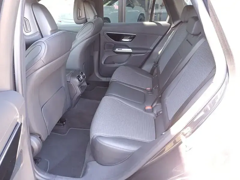 Usata Mercedes GLC220 Advanced 197 CV (144 kW) 2023 Grigio grafite SUV