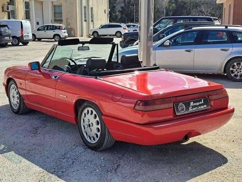 Usata Alfa Romeo Spider 129 CV (94 kW) 1991 Rosso Cabrio