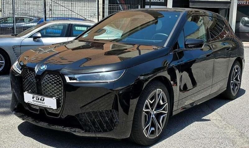 Nero Usata 2022 BMW iX SUV | 55.000 € (Buon prezzo) - Immagine 1/4
