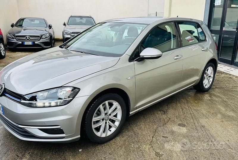Usata VW Golf VII Executive 110 CV (80 kW) 2018 Giallo Berlina