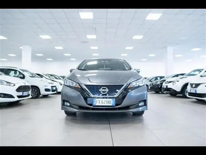 Usata Nissan Leaf 160 kW (218 CV) 2019 Nero Utilitaria