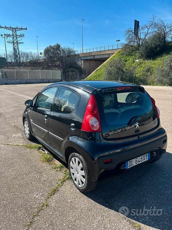 Usata Peugeot 107 68 CV (50 kW) 2007 Nero Utilitaria